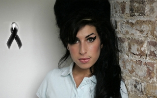 Muere la cantante Amy Winehouse por una sobredosis de droga