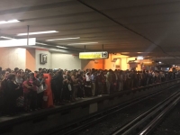 Truena el Metro en hora pico..y Mancera ¿en que gira anda? Truena el Metro en hora pico..y Mancera ¿en que gira anda?