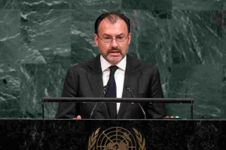 Videgaray..México se siente abrazado por un mundo que no lo deja solo..a él le basta con el abrazo del yerno de Trump Videgaray..México se siente abrazado por un mundo que no lo deja solo..a él le basta con el abrazo del yerno de Trump