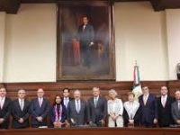 AMLO...rechaza comer con los Ministros de la SCJN AMLO...rechaza comer con los Ministros de la SCJN