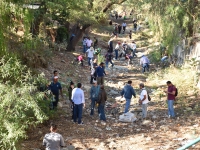 Edil García Jarquín y vecinos realizan tequio en arroyo “La Encantada” Edil García Jarquín y vecinos realizan tequio en arroyo “La Encantada”