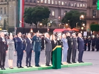 AMLO iza bandera a media asta en memoria de víctimas de sismos AMLO iza bandera a media asta en memoria de víctimas de sismos