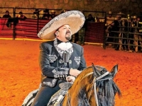 Pepe Aguilar cambia disqueras por ruedo Pepe Aguilar cambia disqueras por ruedo
