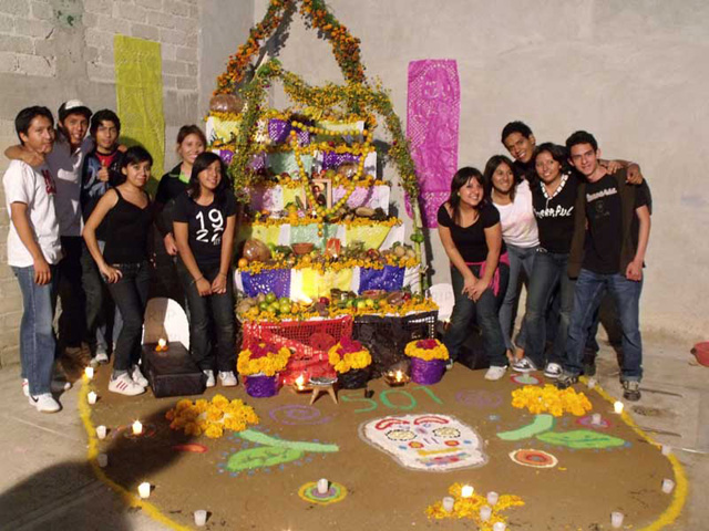 Organiza Preparatoria UNIVAS concurso de altares