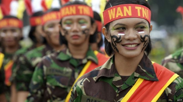 Indonesia...reclutas deben someterse a prueba de virginidad