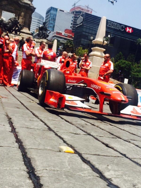 Scuderia Ferrari Street Demo... un éxito en Reforma