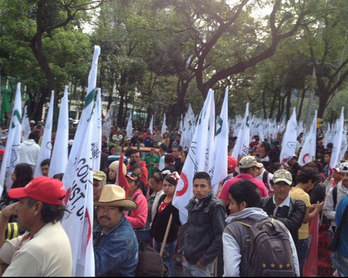Día del Trabajo...marchan CNTE, SME, UNTA y Padres de 43