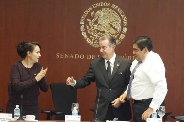Areli Gómez a la Función Pública Raúl Cervantes a la PGR