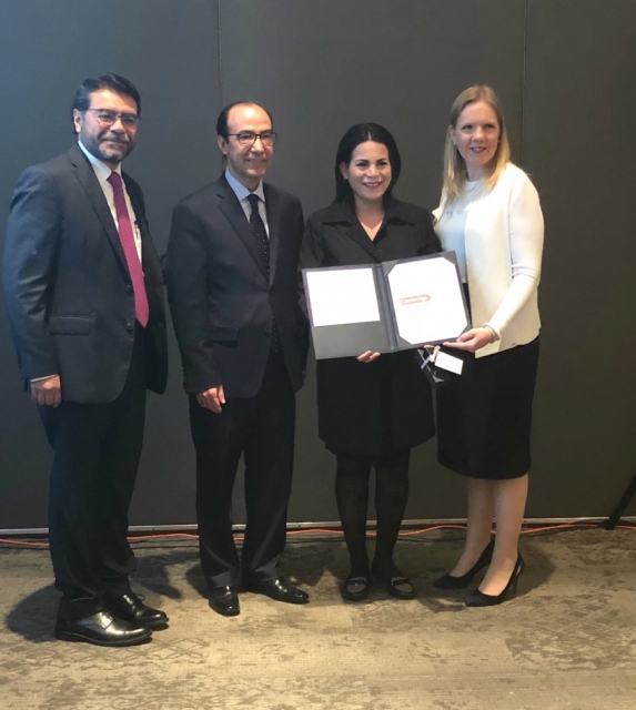 Entrega organización internacional reconocimiento al IEEPO