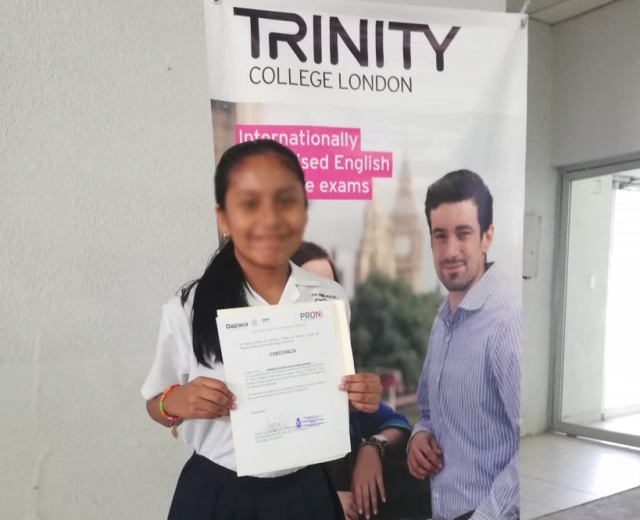 Entrega IEEPO certificaciones de inglés a escolares de educación básica del Papaloapan