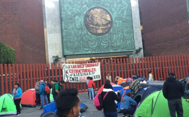 Suspenden sesión en San Lázaro por bloqueo de la CNTE