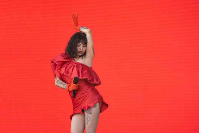 Mon Laferte hace historia en Coachella