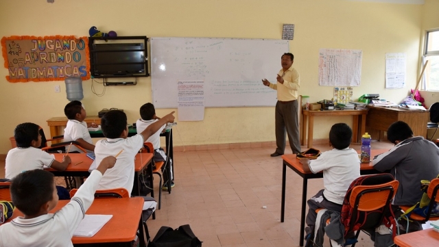 Reconocen dedicación y logros de Primaria “Benito Juárez” de Guelache