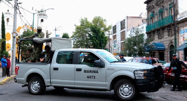 Caen 31 en operativo en Tepito; aseguran armas, droga y túnel