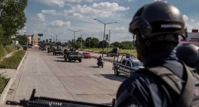 Tras balaceras, fuerzas militares patrullan Culiacán
