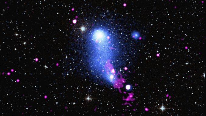 Abell 2384 Doblar el puente entre dos cúmulos de galaxias
