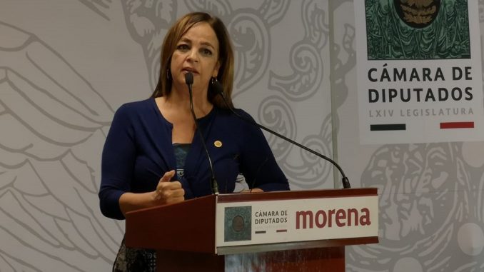 LORENA VILLAVICENCIO